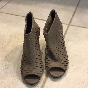 Size 8.5 Tesori shoes